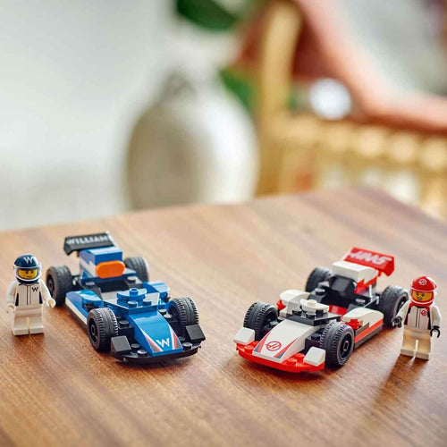 F1® Williams Racing ve Haas F1® Yarış Arabaları